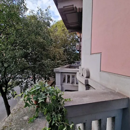 Appartement Navigli Elegant With Park View