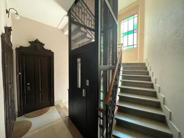 아파트 Navigli Elegant With Park View