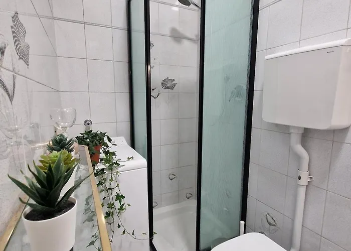 Navigli Elegant With Park View 아파트