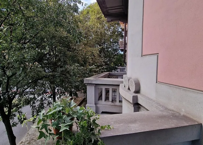 아파트 Navigli Elegant With Park View