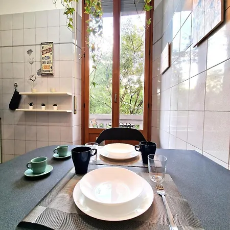 アパート Navigli Elegant With Park View