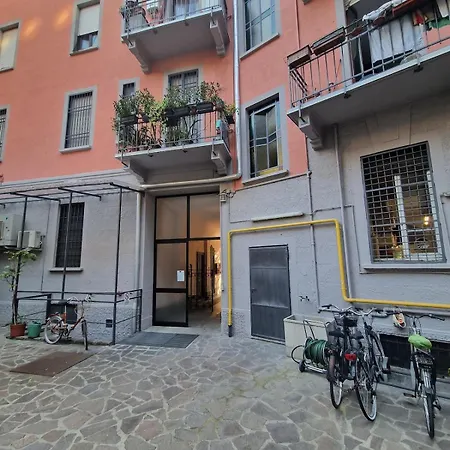 アパート Navigli Elegant With Park View *